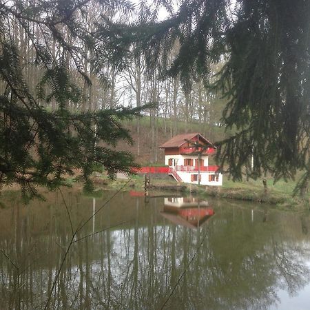 Gite Du Creux De La Goutte Xertigny Bagian luar foto